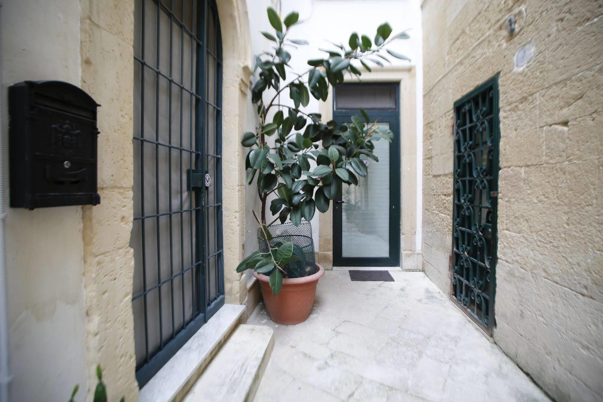 Tito Schipa B&B Lecce Ngoại thất bức ảnh